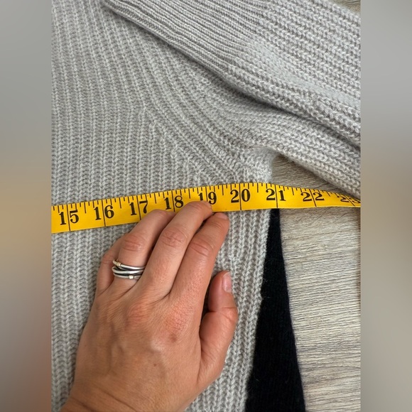 NWT 360 Cashmere M color block knit 100% cashmere sweater - Picture 8 of 10